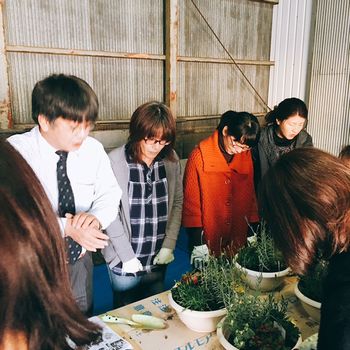 サングリーン企画の学習会「季節の花を寄せ植え」を開催しました