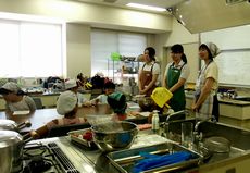 夏休み子ども企画「タケダハム（株）ウインナー作り体験教室」を開催しました
