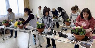 香芝西コープ委員会:毎年大好評の迎春寄せ植え講習会
