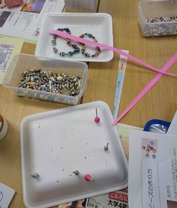 北エリア委員会:笑顔プラスプロジェクト 地雷・子ども兵問題