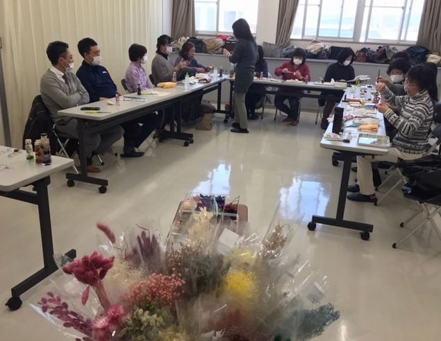 郡山西コープ委員会:“ハーバリウム”でボトルとネックレスを作りました!