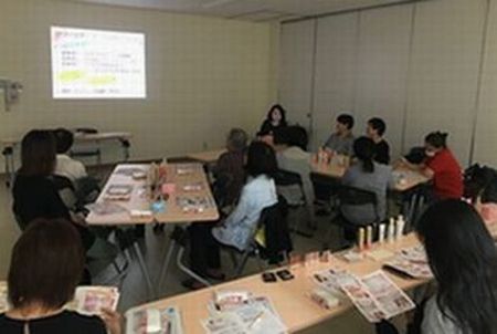 西の京コープ委員会：㈱ナリス化粧品学習会～季節の肌ケアしませんか～