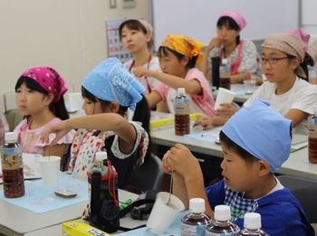 コープネットならやま:夏休み親子企画「豆腐作りにチャレンジ!」
