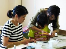 コープネット葛城:親子で仲良く“グラスアート”を作ろう♪