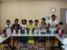 コープネット葛城:親子で仲良く“グラスアート”を作ろう♪