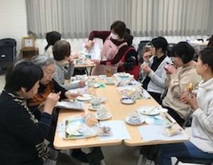 西の京コープ委員会:「大人の体操」みんなで気持ちよく身体を動かしました