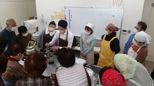 三宅川西コープ委員会:小川珈琲(株)の学習会で美味しいコーヒーの淹れ方を学びました