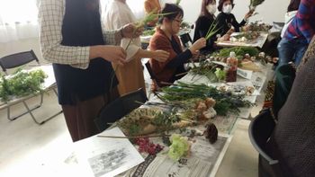 「スワッグ作り講習会」を開催しました