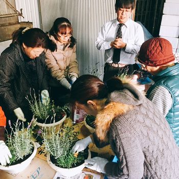 サングリーン企画の学習会「季節の花を寄せ植え」を開催しました