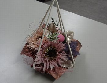 「シルクフラワーアレンジメント&楽しい試食会」を開催しました