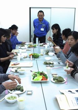 組合員のつどい共催「フラワーアレンジメント＆迎春商品試食会」を開催しました