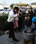 年末年始に2店舗で餅つき大会を開催しました
