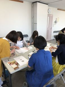 「ビーズ刺繍のペンダント作り講習会」を開催しました