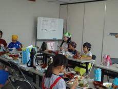 “野菜たっぷりメニュー・夏休み親子料理教室”を開催しました