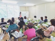 秋のリース作りとおすすめ商品試食学習会をしました