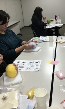 奈良東コープ委員会:組合員のつどい共催 迎春商品試食と「初めての羊毛フェルト」