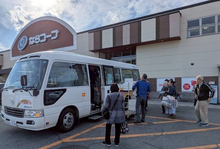 吉野コープ委員会：あすならホーム畝傍の見学とコープみみなしでお買い物