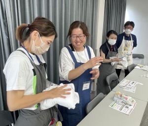 橿原東コープ委員会:大山乳業農業協同組合の学習会 “アイスクリーム作り”も体験