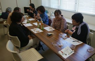 生駒東コープ委員会:㈱若草食品へ工場見学 こんにゃく作りも体験!