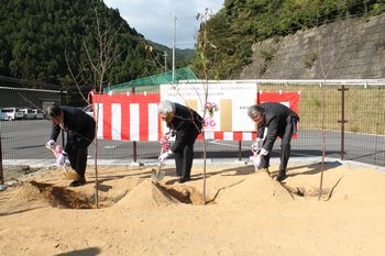 吉野町、㈱南都銀行と「包括連携協力に関する協定」を締結しました