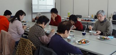 コープネット橿原北:手作り“ポチ袋”と迎春・クリスマス商品試食学習会