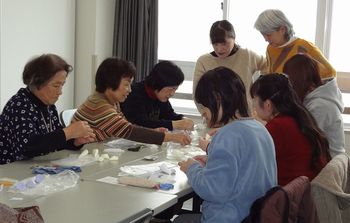 橿原北コープ委員会:和紙で作る“干支の箸置き”と楽しい試食会