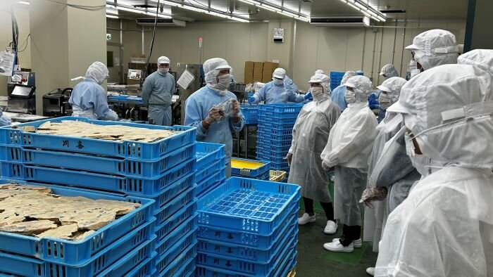 西大和コープ委員会:㈱川喜と大醤㈱の工場を見学しました