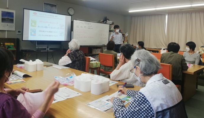 橿原西コープ委員会:コープきんき担当者から学ぶ“コアノンロールの秘密”