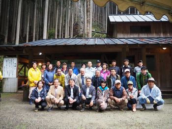 東吉野村つくばね発電所で植樹祭