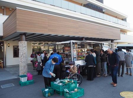 コープあったか便移動店舗4号車が運行を開始