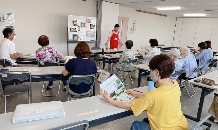 桜井東コープ委員会:ならコープ職員による CO・OP商品学習会