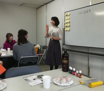 コープネット平群:いちご大福と水ようかん作り&リンパマッサージ体験