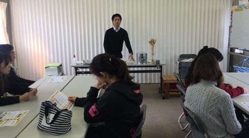 葛城コープ委員会:巽製粉(株)フローベル事業部のパンの学習会&試食会