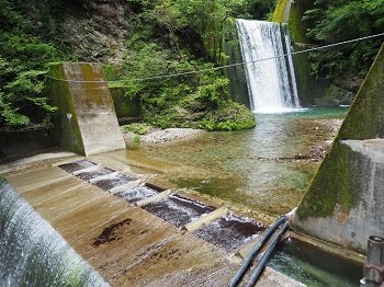 下北山村の小又川水力発電所を訪ねました