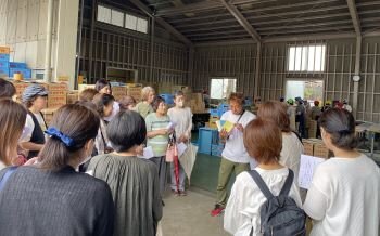 斑鳩・安堵コープ委員会：治道トマトの産地（大和郡山市）見学とケチャップ作り