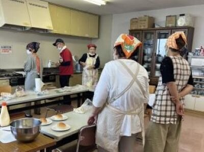 桜井西コープ委員会:「みつせ鶏」の学習会で調理と試食も楽しみました