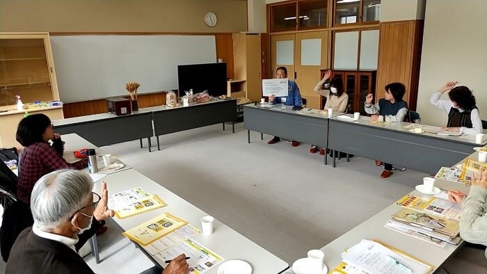 宇陀コープ委員会:組合員のつどいと巽製粉(株)フローベルのパンの学習会