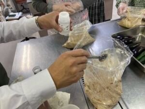 生駒北コープ委員会:堺共同漬物㈱の学習会 ~ぬか床手作り体験~