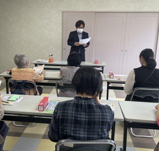 王寺コープ委員会:ホクト(株)の学習会 きのこのもぎとり体験もしました