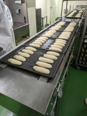 葛城コープ委員会: フローベルのパンの工場を見学しました