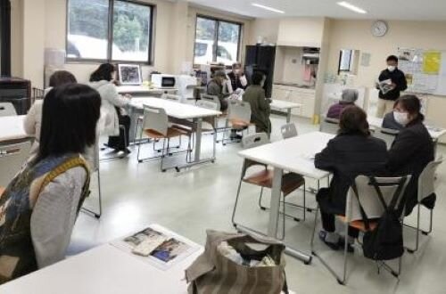 葛城コープ委員会: ㈱ハートフルコープよしのでレタスと水の工場見学をしました