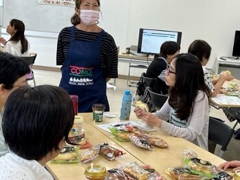 自分みがき講座C’est la vie!第3期第4回:「コモのパン」学習会を開催しました