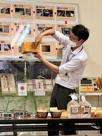 大宮コープ委員会:「CO・OPブラウンサーブロール」でおなじみ巽製粉(株)のパン工場を見学
