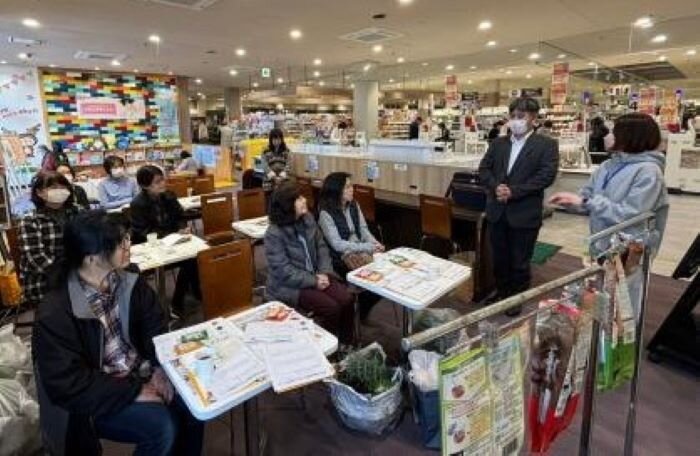 生駒北コープ委員会:組合員のつどいと(株)サングリーン企画の寄せ植え講習会
