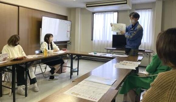 西大寺コープ委員会:組合員のつどいと“スワッグ”作りを楽しみました