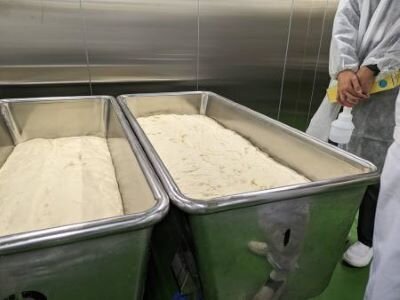 葛城コープ委員会: フローベルのパンの工場を見学しました