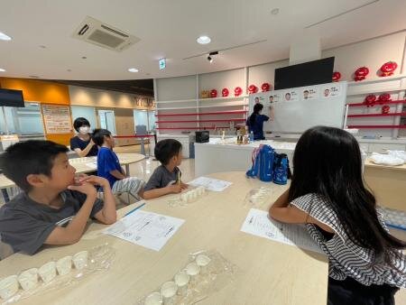 王寺コープ委員会：夏休み親子企画 コープ・ラボ　たべる＊たいせつミュージアム見学