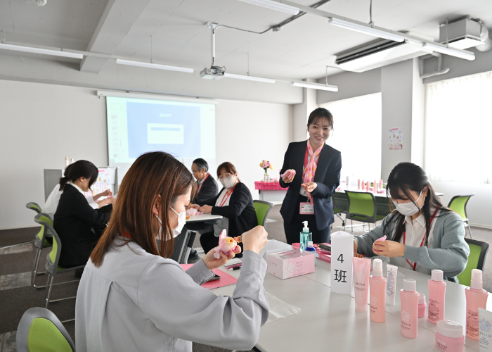 保育あります!コープ化粧品(フリーリアシリーズ)を使ったスキンケア学習交流会