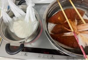 郡山西コープ委員会:災害時の調理実習で“さばカレー ”を作りました