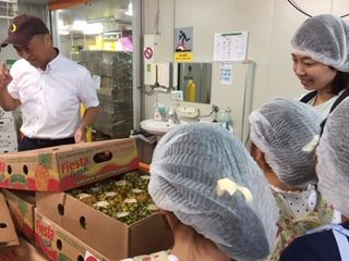 桜井西コープ委員会:夏休み企画♪ ㈱サミット神戸合同物産見学